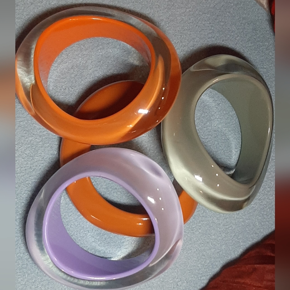 LUCITE | Chunky, Asymmetrical Bangle Bracelets - Picture 8 of 16